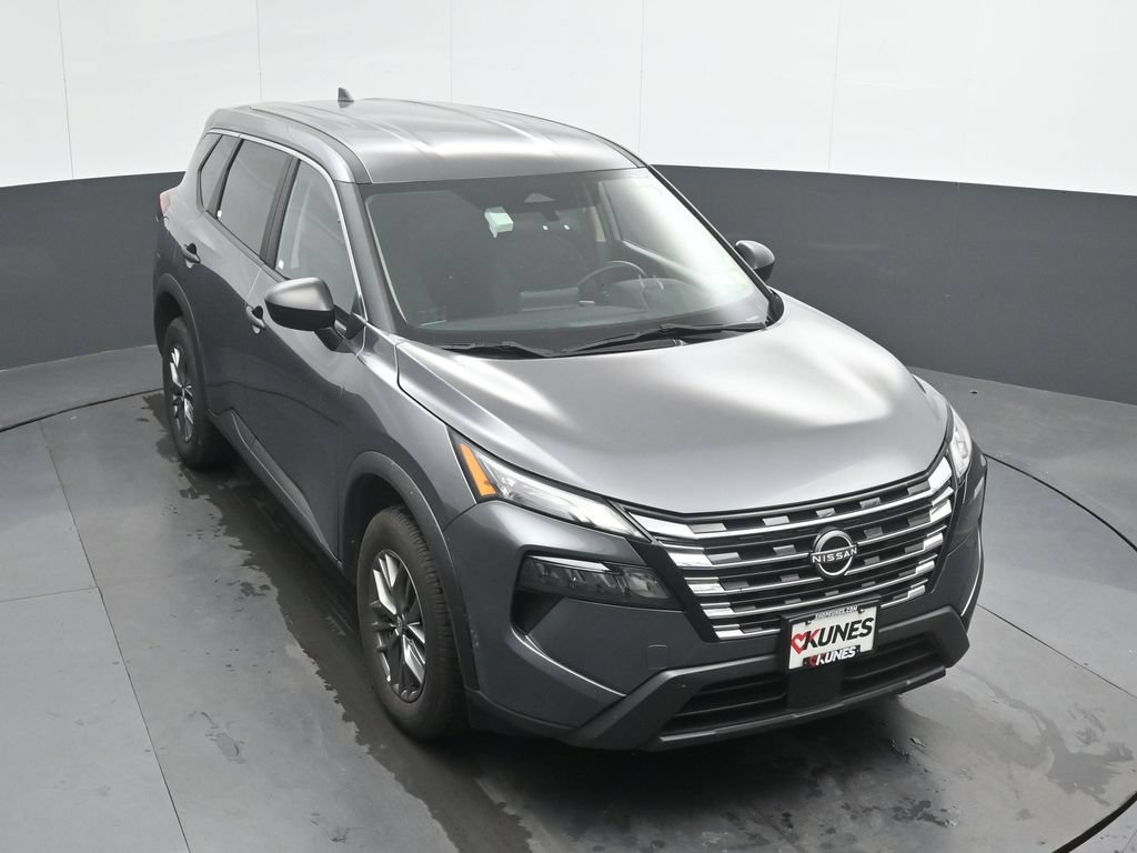 Used 2024 Nissan Rogue S AWD/4WD image 33
