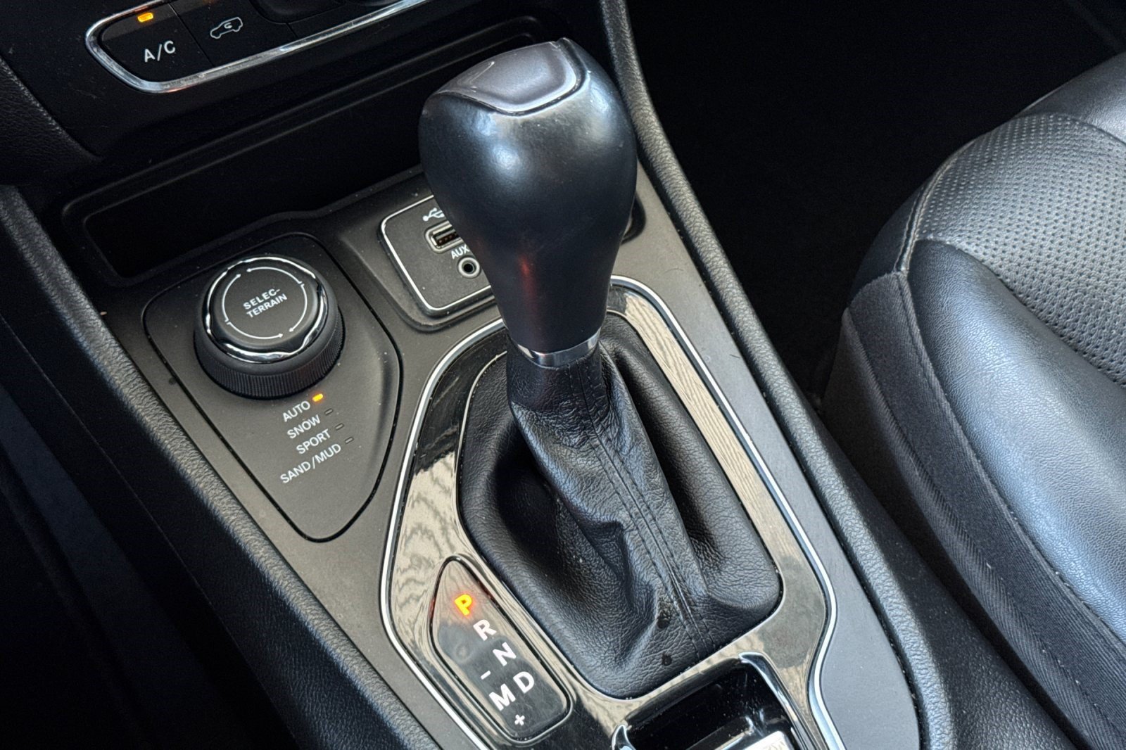 Used 2023 Jeep Cherokee Altitude Lux AWD/4WD image 17