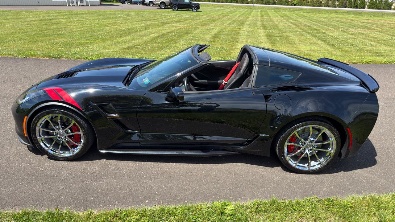 Used 2019 Chevrolet Corvette Grand Sport RWD image 9