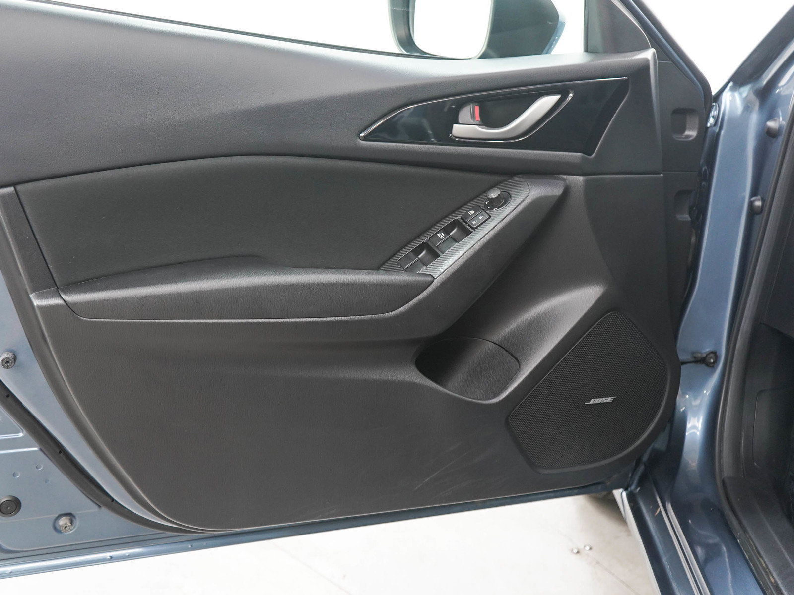 Used 2016 MAZDA MAZDA3 i Touring w/ Popular Equipment Package FWD image 18