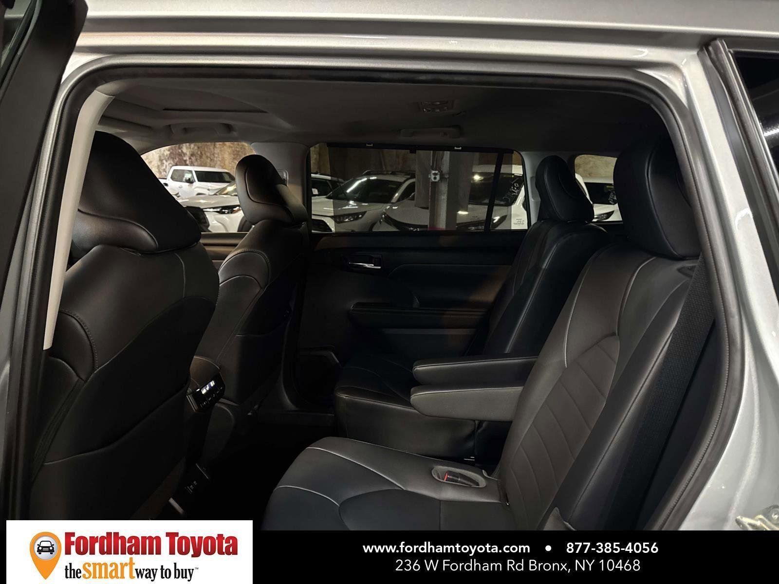 Used 2020 Toyota Highlander XLE image 10