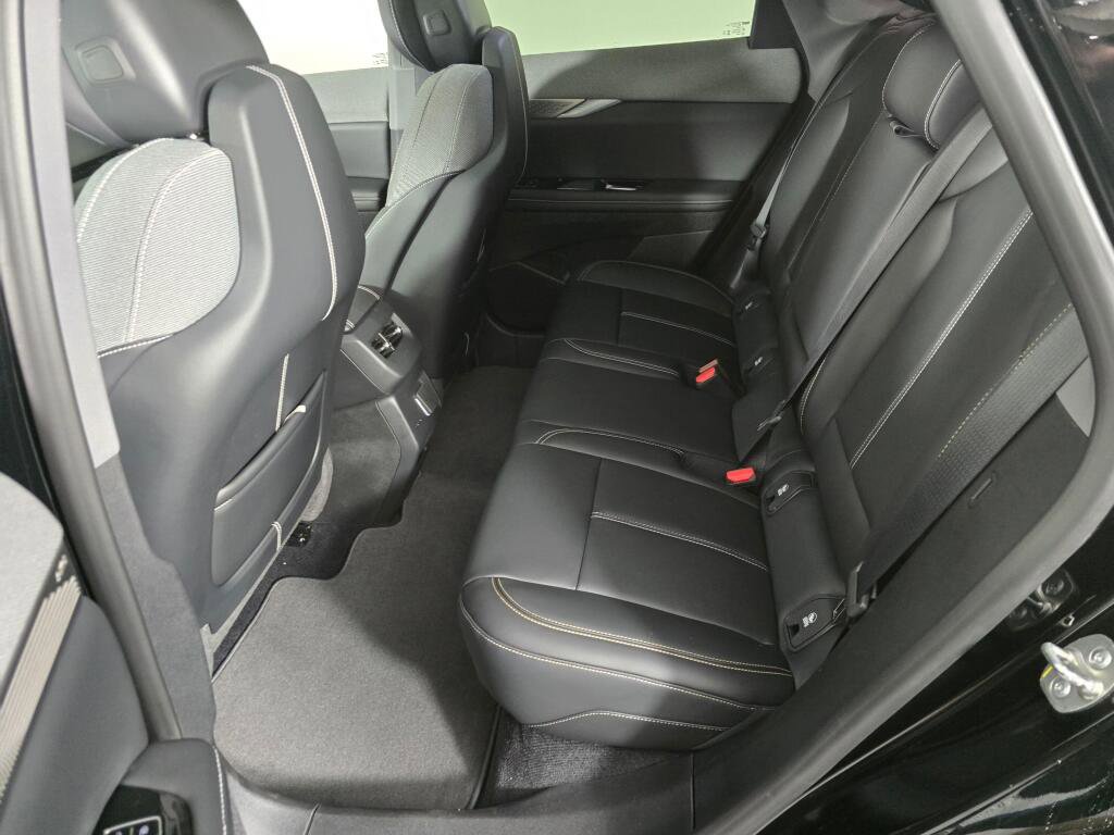 New 2026 Cadillac Optiq Luxury 1 image 18