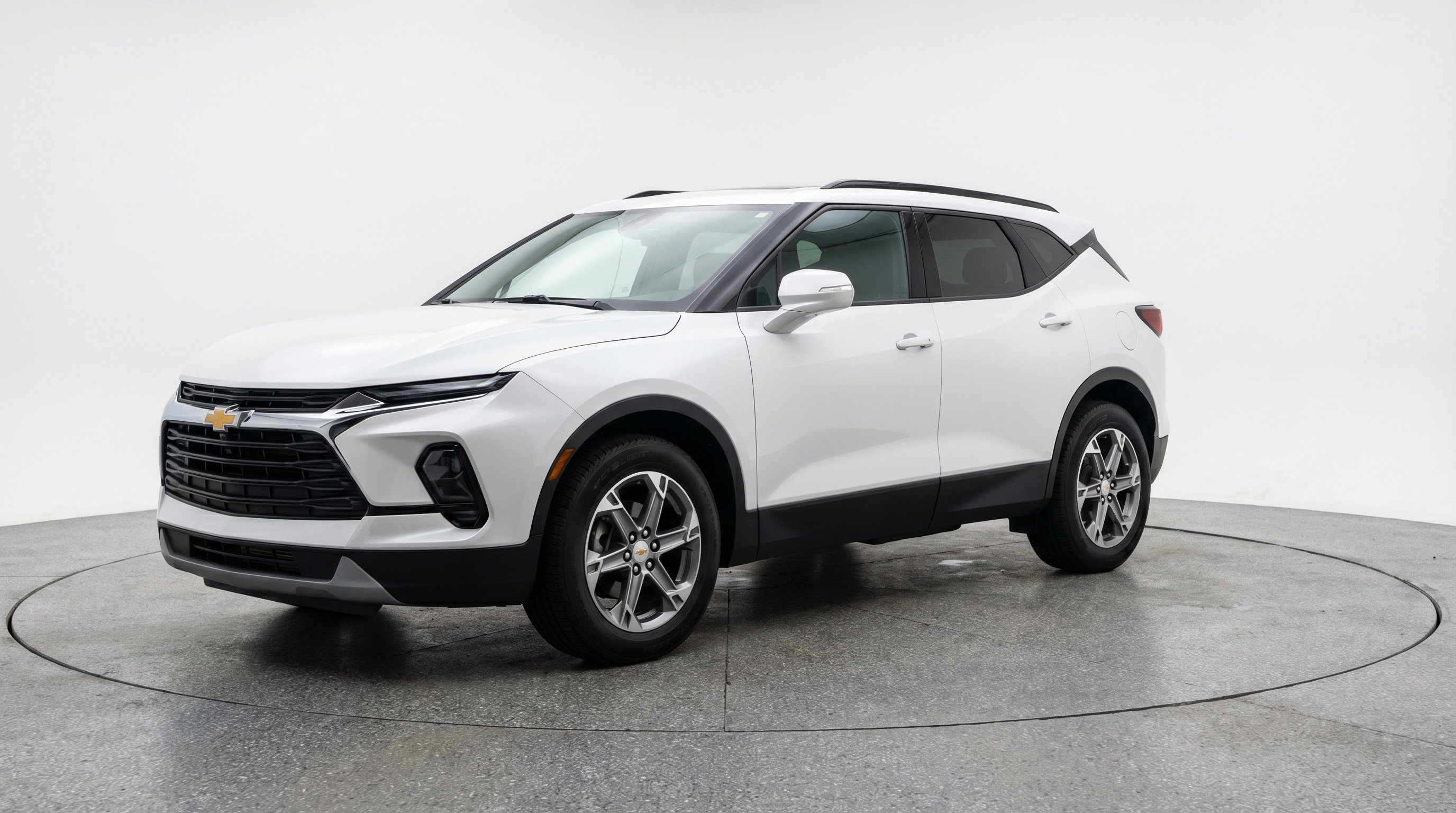 Used 2025 Chevrolet Blazer LT FWD image 3