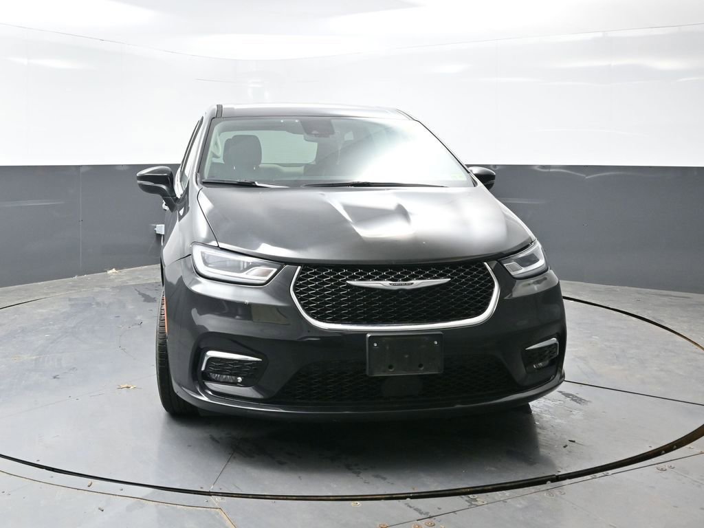 Used 2023 Chrysler Pacifica Touring-L FWD image 8