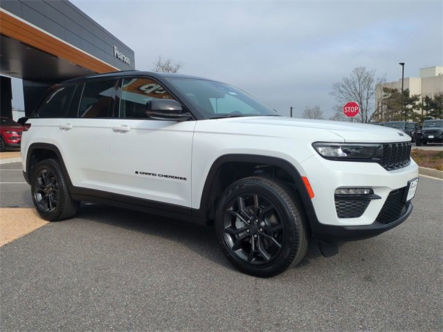 New 2025 Jeep Grand Cherokee Limited image 2