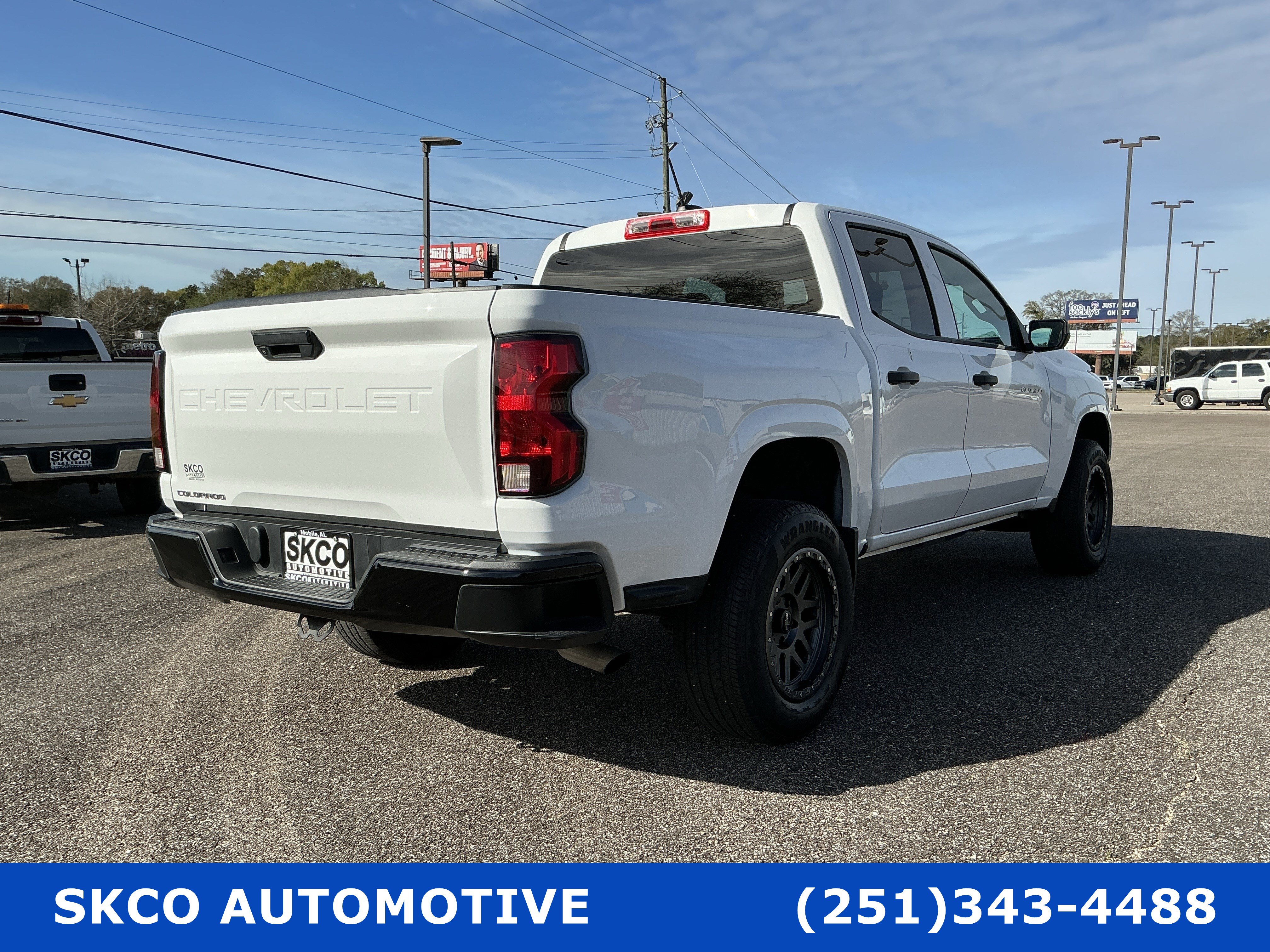 Used 2023 Chevrolet Colorado W/T RWD image 5
