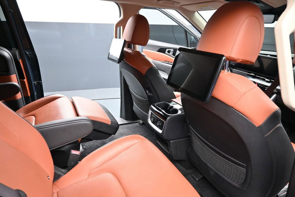 Used 2024 Kia Carnival SX Prestige FWD image 41