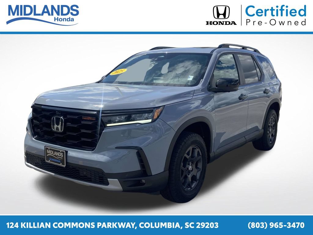 Certified 2025 Honda Pilot TrailSport image 3