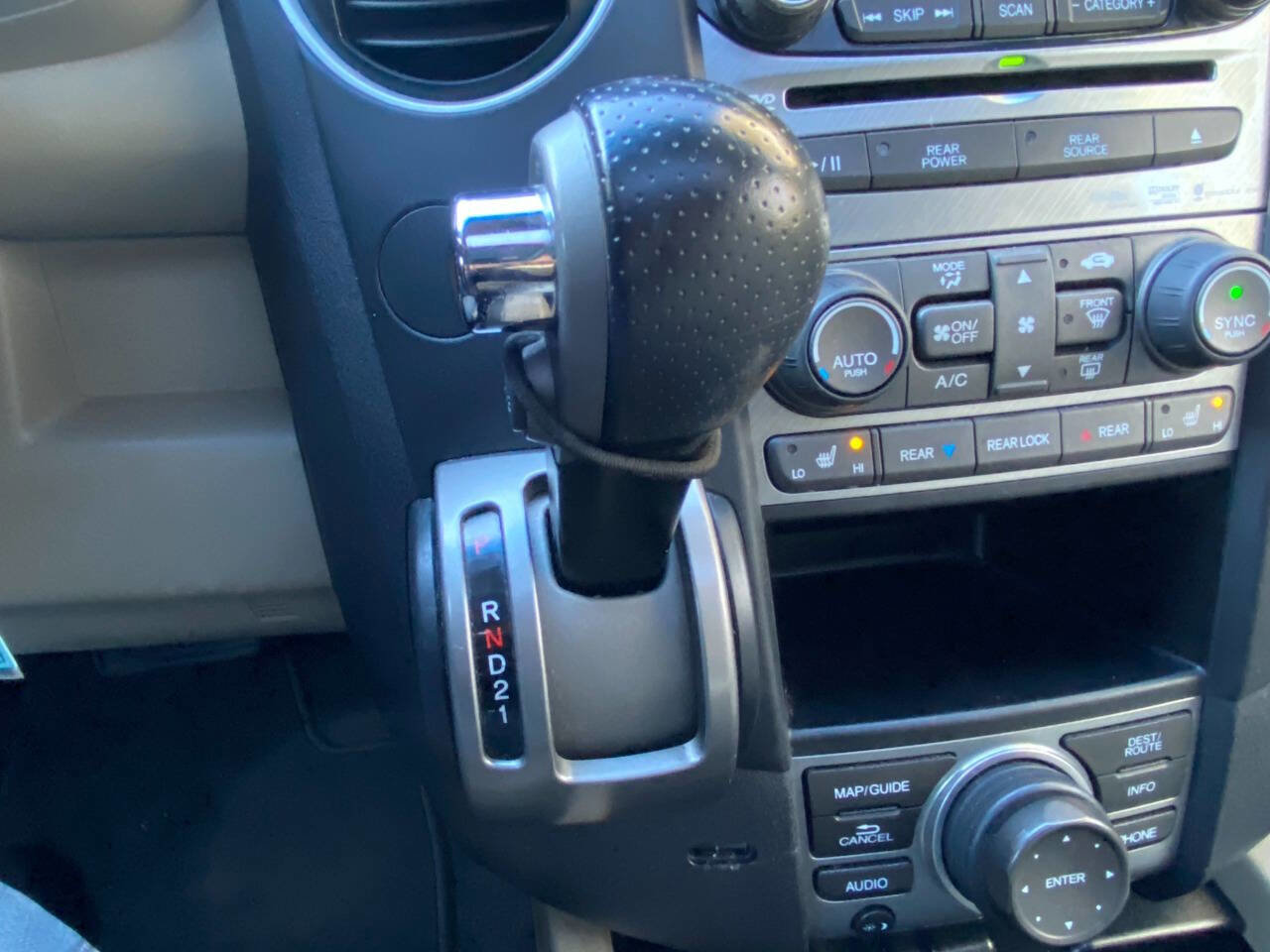 Used 2012 Honda Pilot Touring image 31