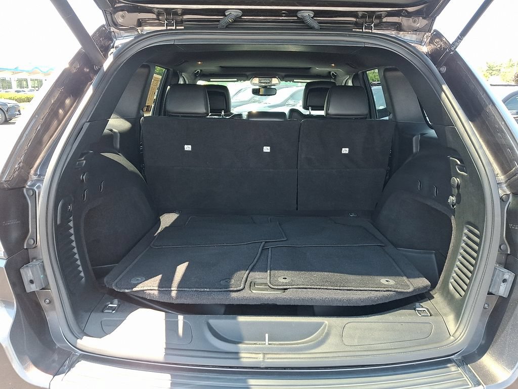 Used 2020 Jeep Grand Cherokee Limited AWD/4WD image 30