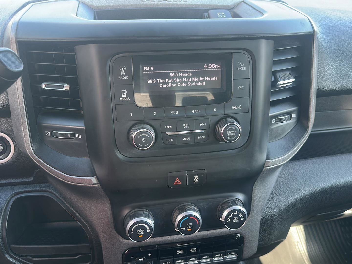 Used 2020 RAM 5500 Tradesman w/ Chrome Appearance Group image 16