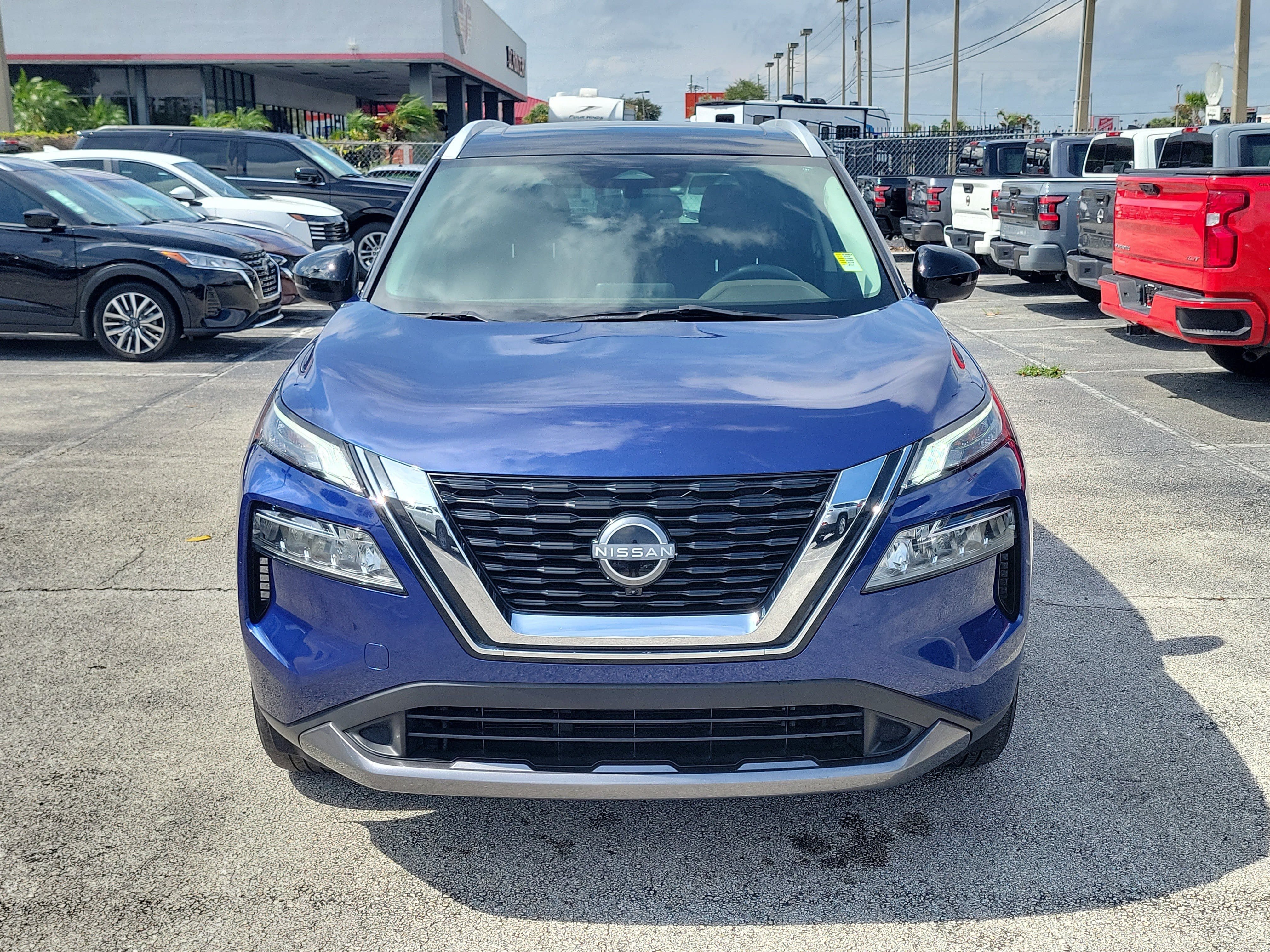 Certified 2023 Nissan Rogue SL FWD image 2