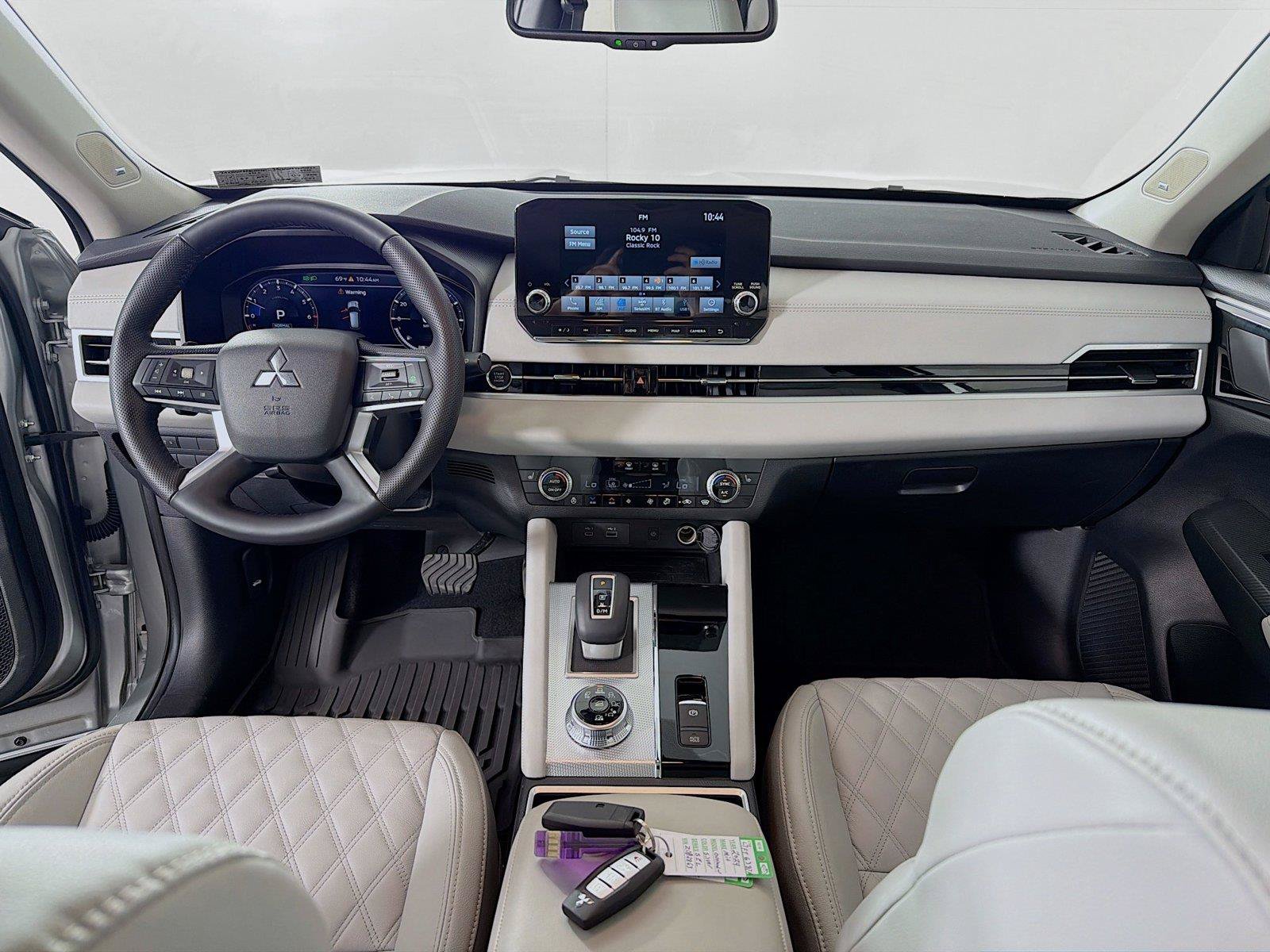 Used 2024 Mitsubishi Outlander SEL AWD/4WD image 26