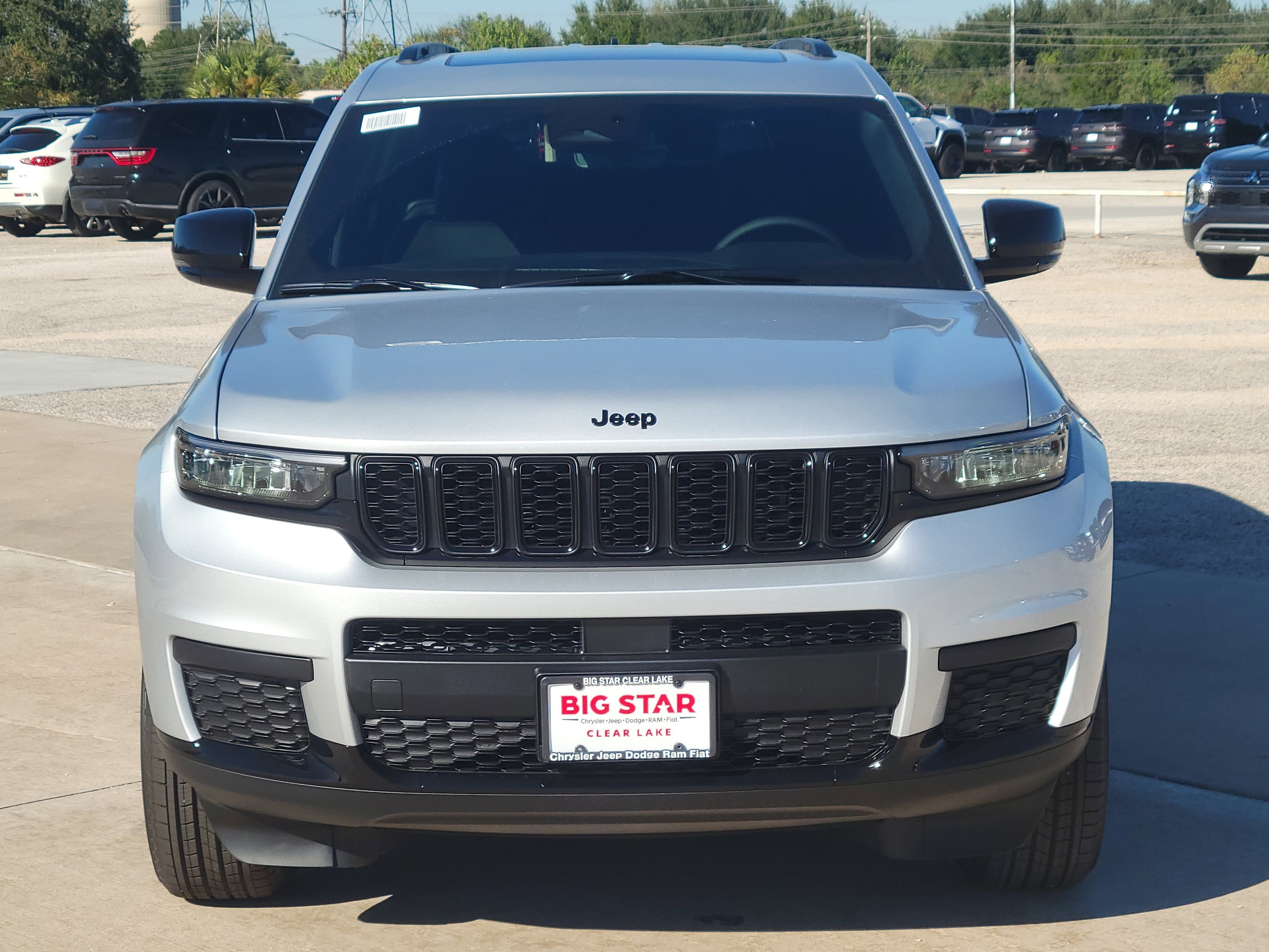 New 2025 Jeep Grand Cherokee L Altitude image 7