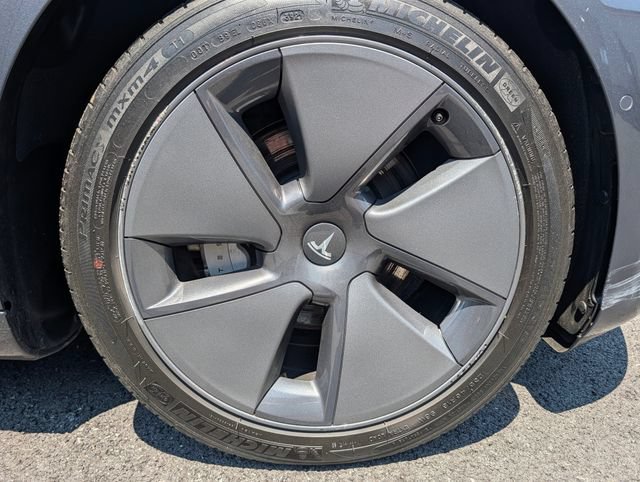 Used 2022 Tesla Model 3 Long Range AWD/4WD image 6