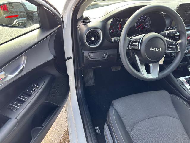 Used 2024 Kia Forte LXS image 9