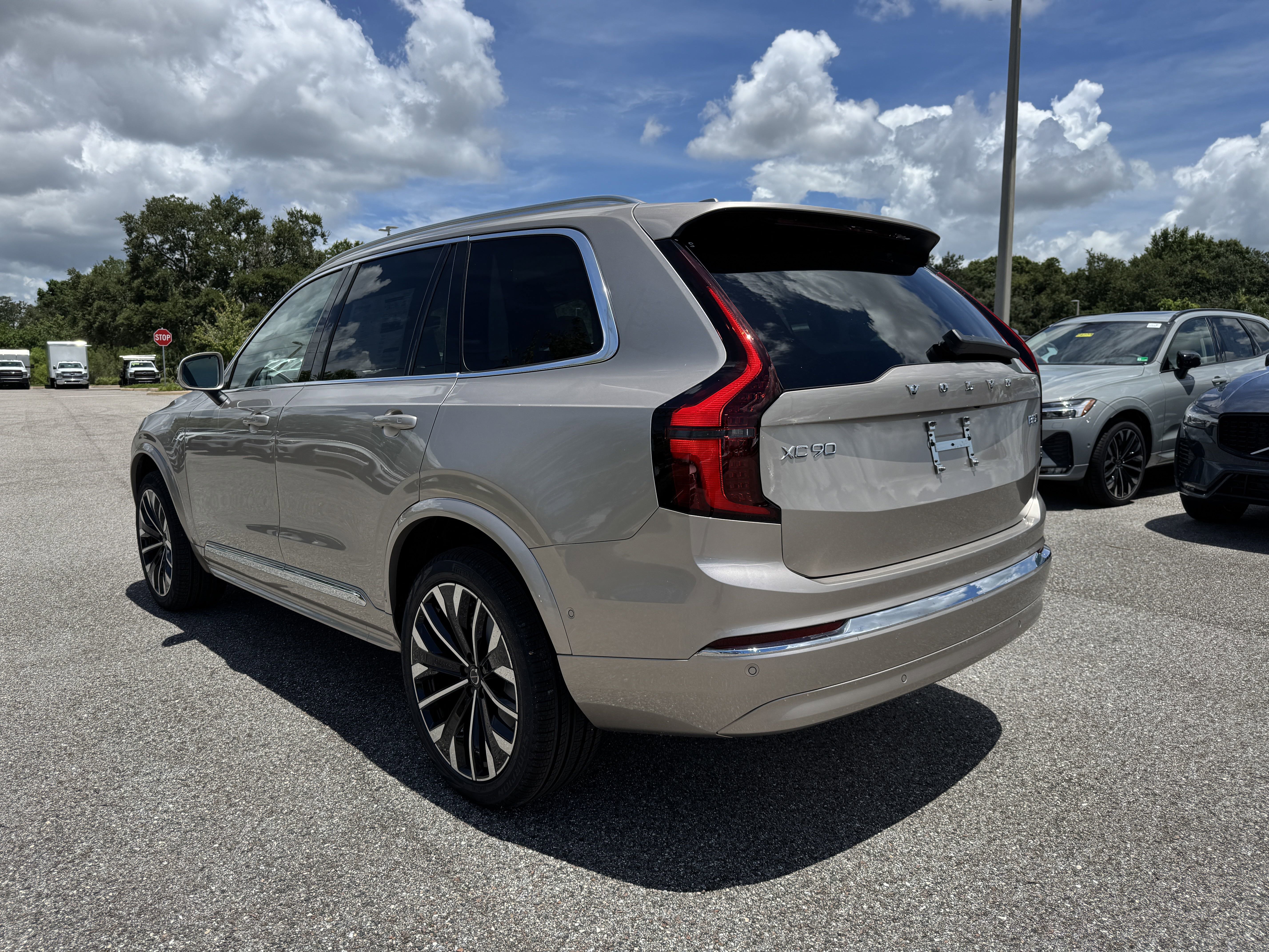 New 2026 Volvo XC90 B5 Ultra image 5