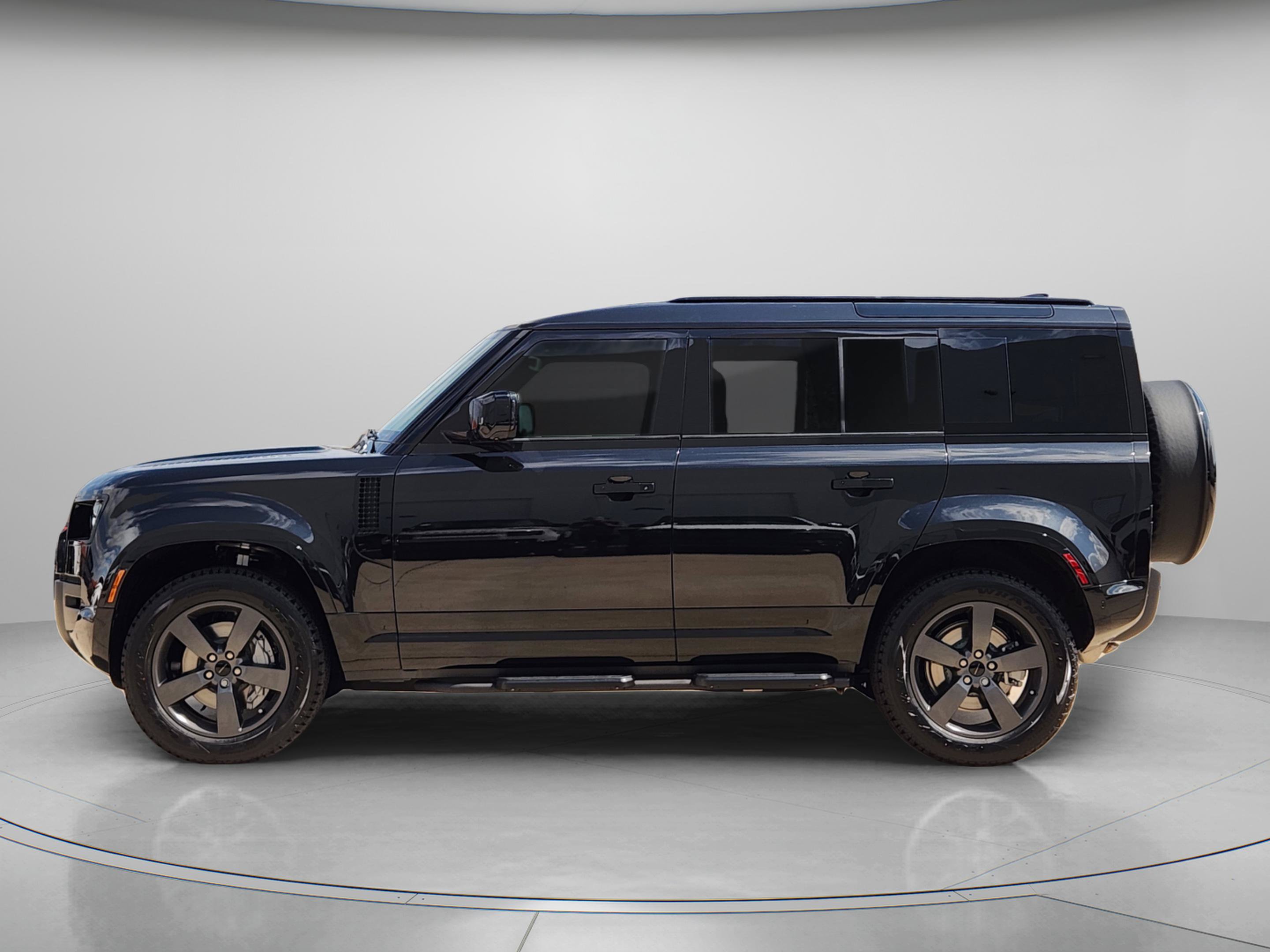 New 2026 Land Rover Defender 110 X-Dynamic SE AWD/4WD image 2