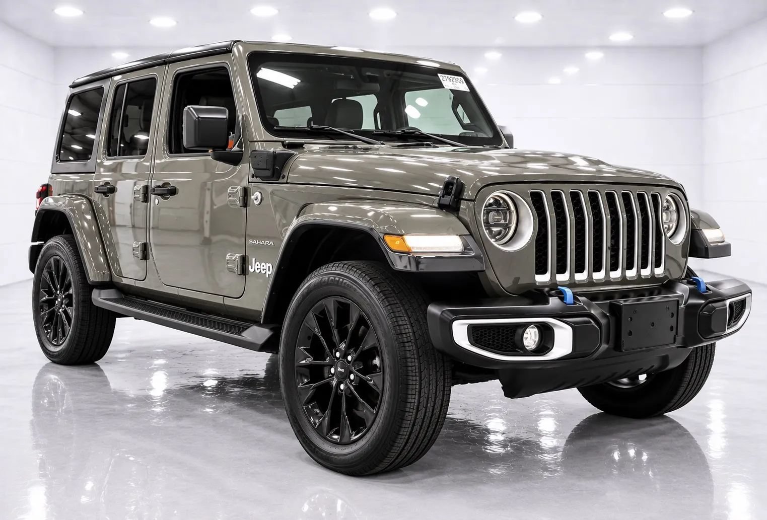 Used 2023 Jeep Wrangler Unlimited Sahara w/ Cold Weather Group AWD/4WD image 7