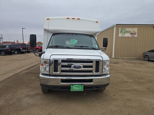 Used 2013 Ford E-450 and Econoline 450 Super Duty w/ Shuttle Bus Prep Pkg RWD image 9