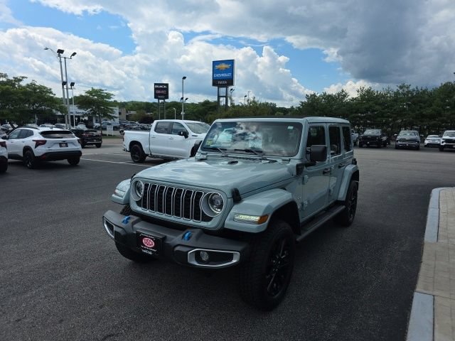 Used 2024 Jeep Wrangler Unlimited Sahara w/ Safety Group AWD/4WD image 6