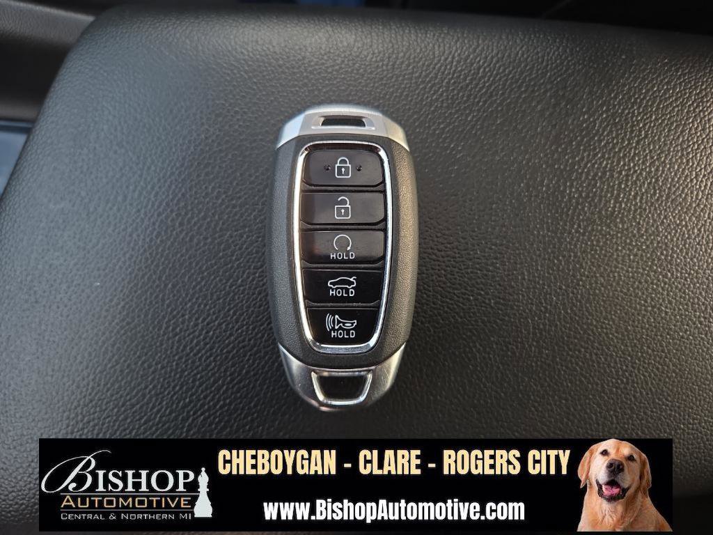 Used 2023 Hyundai Elantra Limited w/ Cargo Package image 28