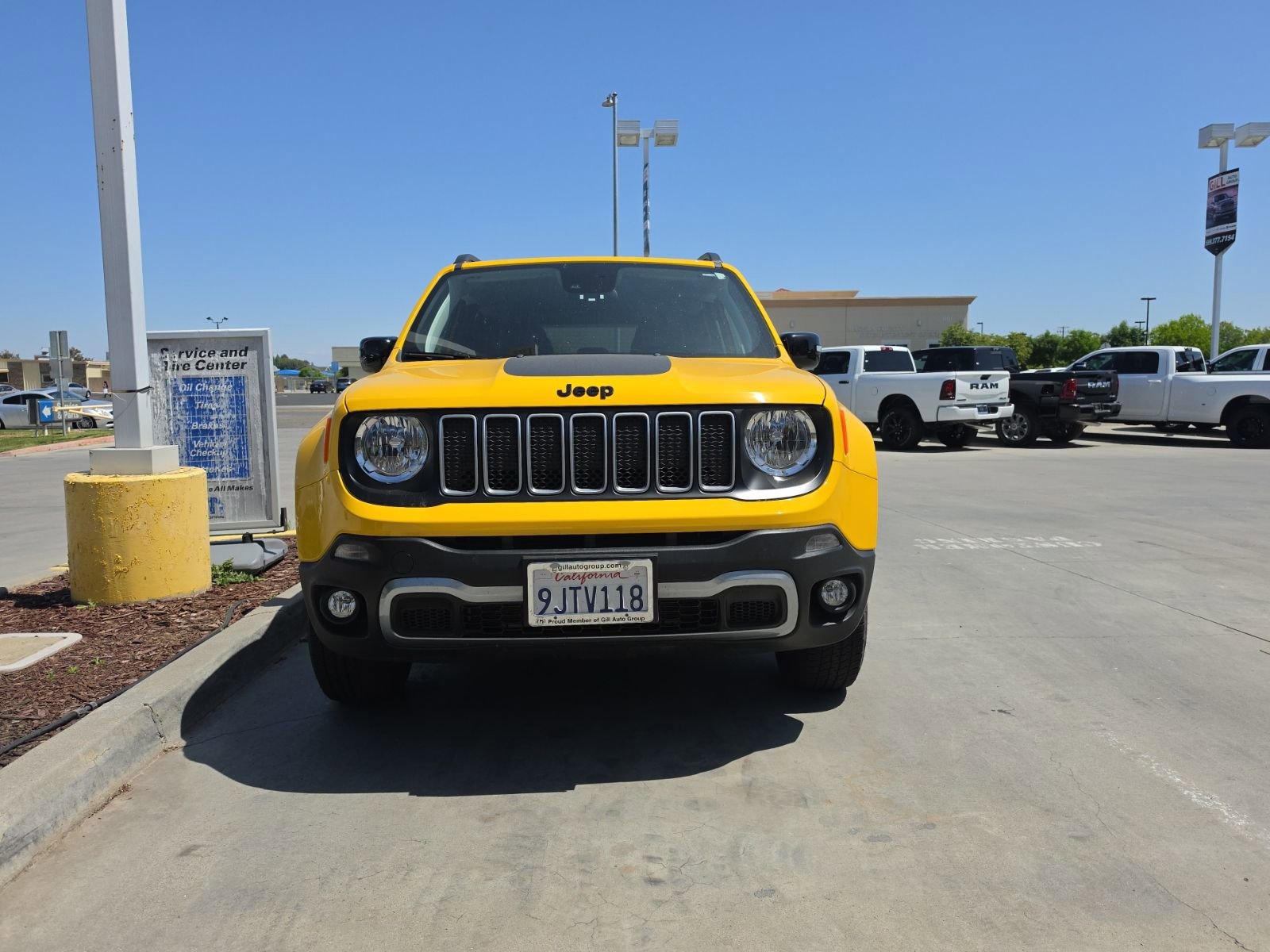Used 2023 Jeep Renegade Latitude image 2