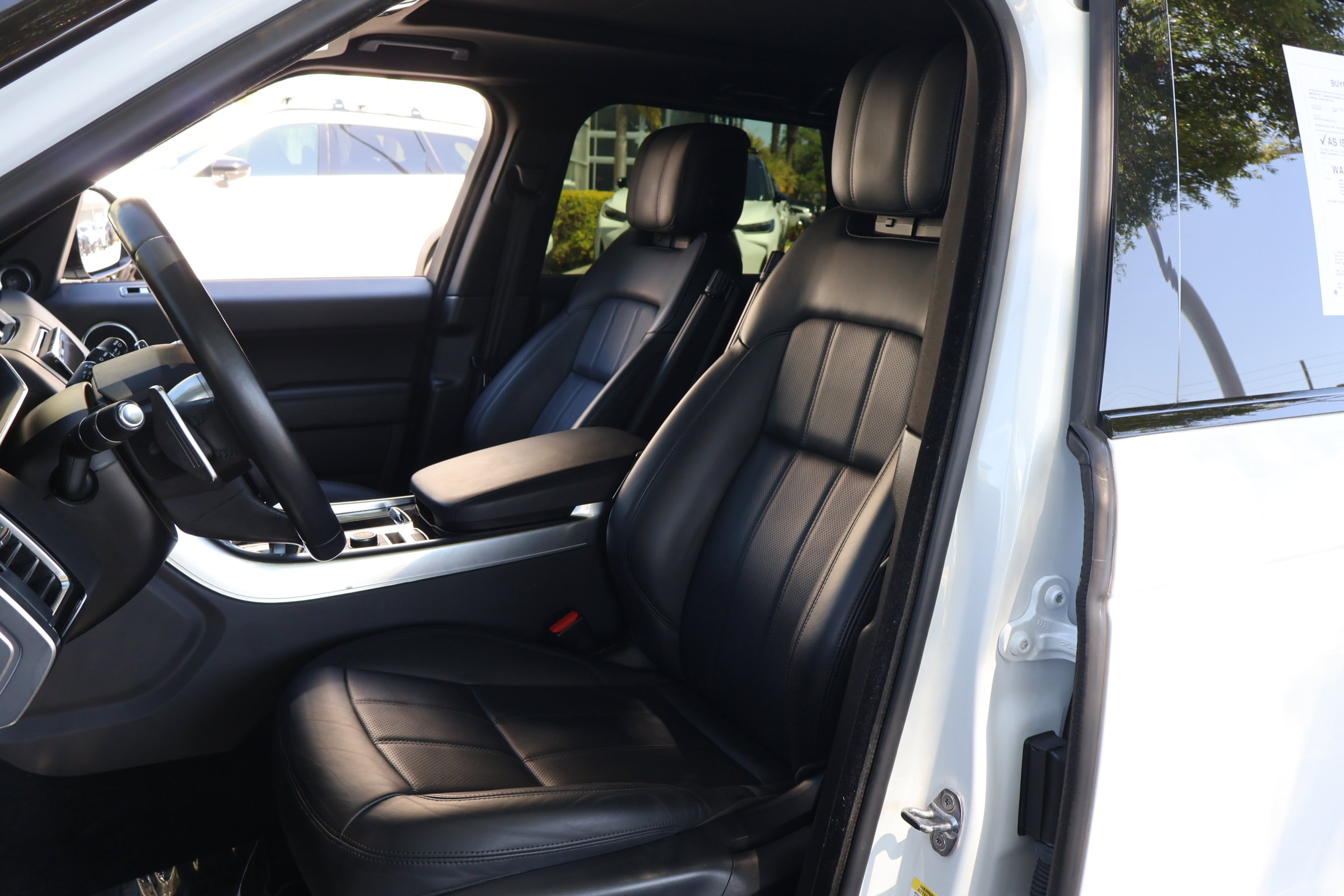 Used 2021 Land Rover Range Rover Sport HSE Dynamic image 2