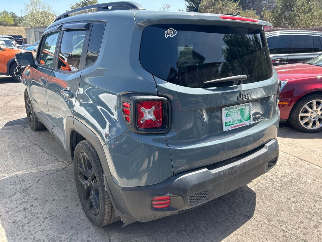 Used 2017 Jeep Renegade Altitude FWD image 3
