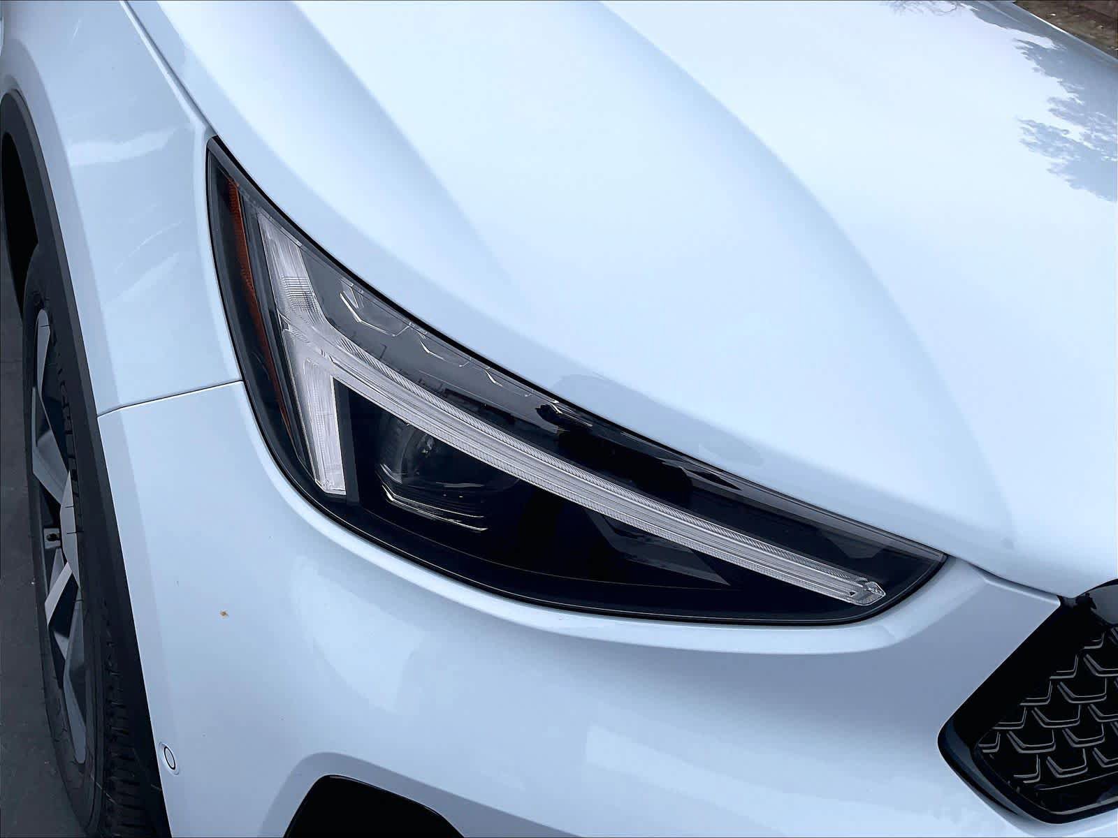 New 2026 Volvo XC40 B5 Plus w/ Protection Package Premier AWD/4WD image 32