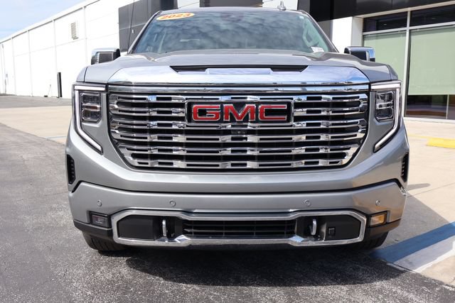 Used 2023 GMC Sierra 1500 Denali RWD image 2