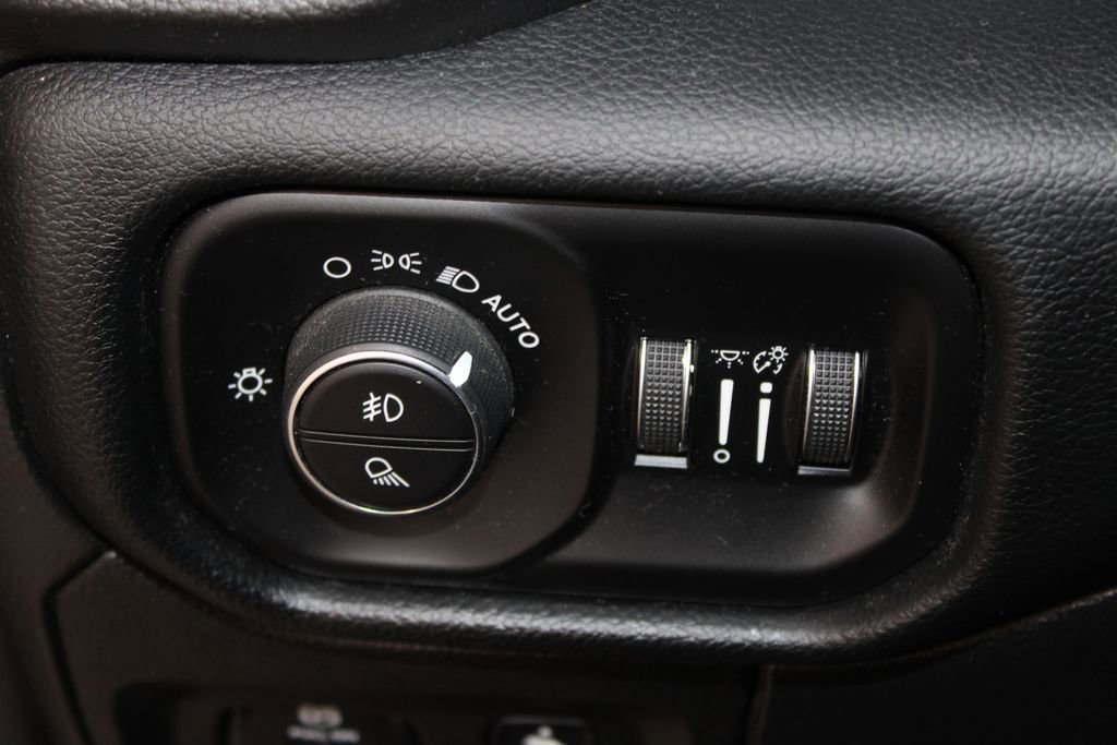 Used 2021 RAM 1500 Laramie RWD image 40