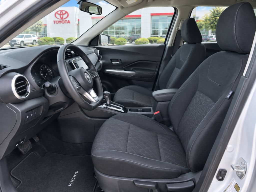 Used 2019 Nissan Kicks SR FWD image 16