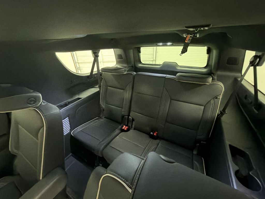 New 2026 Chevrolet Suburban Premier w/ Sun And Tow Package AWD/4WD image 36