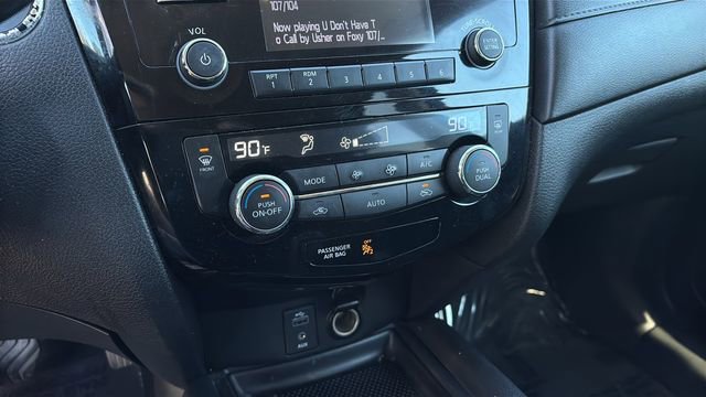 Used 2017 Nissan Rogue SV w/ Sun & Sound Touring Package image 30