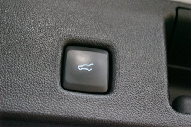 Used 2025 Ford Escape Platinum AWD/4WD image 17