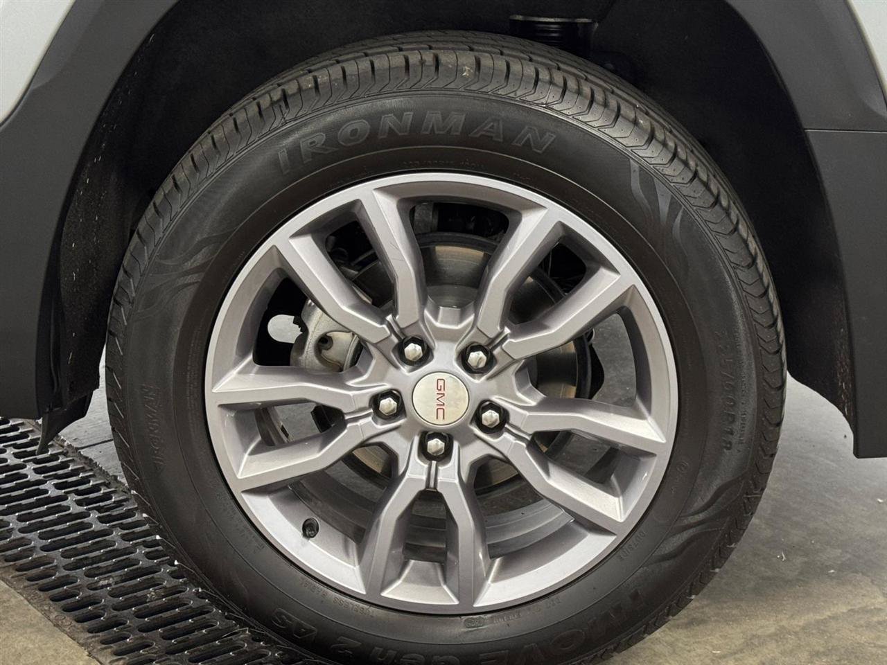 Used 2024 GMC Terrain SLT AWD/4WD image 31