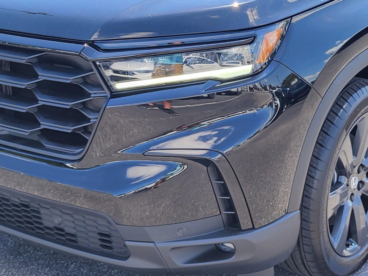 Certified 2025 Honda Pilot Sport image 7