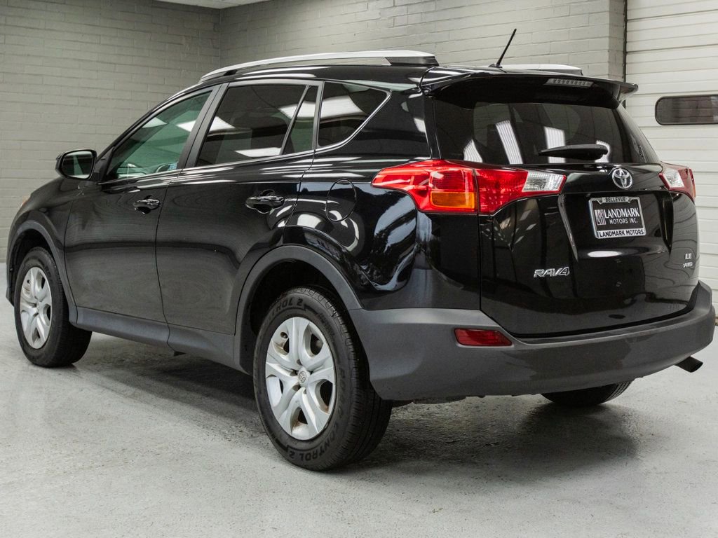 Used 2015 Toyota RAV4 LE image 29
