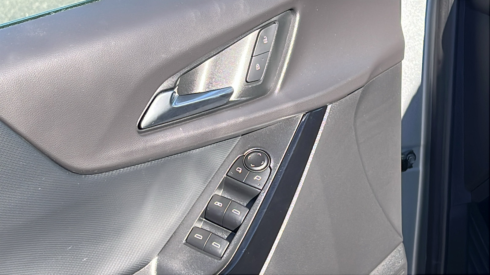 Certified 2025 Chevrolet Equinox LT AWD/4WD image 16