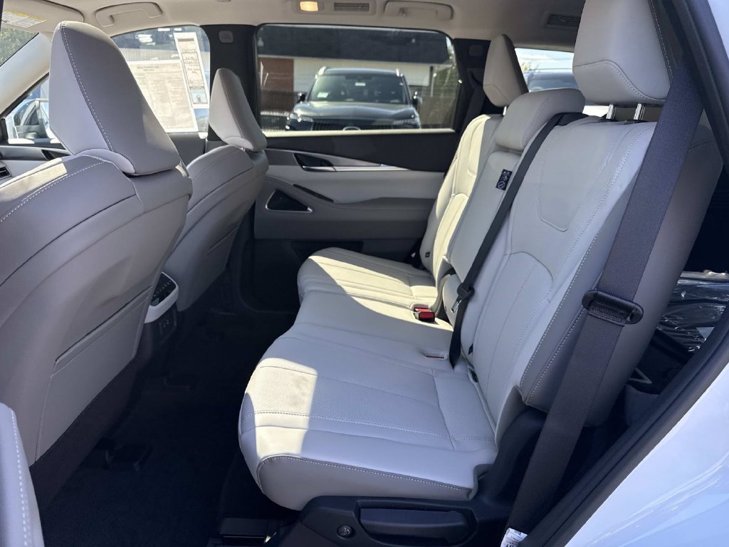 New 2027 INFINITI QX60 Luxe w/ Cargo Package AWD/4WD image 18