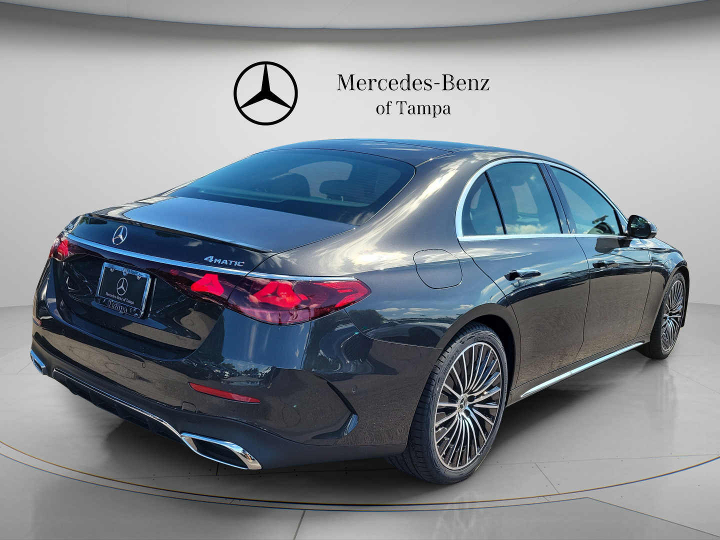 New 2027 Mercedes-Benz E 450 4MATIC Sedan image 3