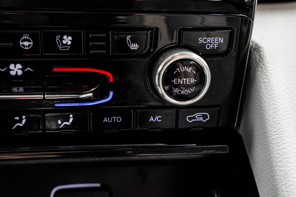 Used 2023 Jeep Grand Cherokee L Summit w/ Advanced Protech Group IV image 31