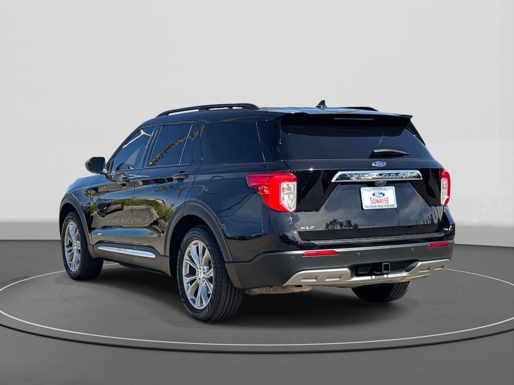 Certified 2022 Ford Explorer XLT w/ Equipment Group 202A image 7
