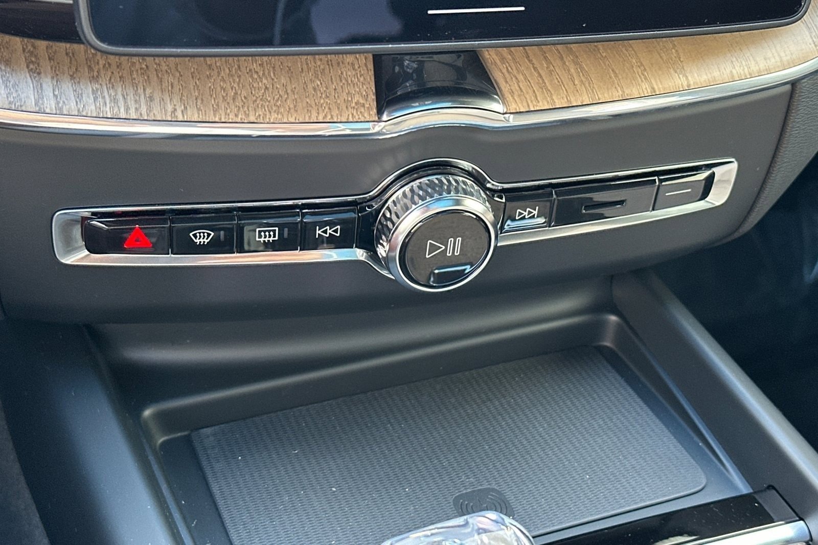 New 2026 Volvo XC60 B5 Plus w/ Protection Package image 23