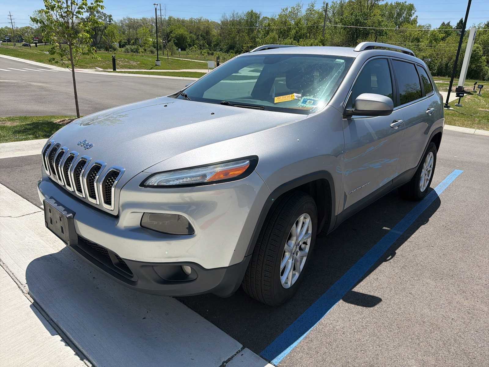 Used 2016 Jeep Cherokee Latitude w/ Cold Weather Group AWD/4WD video 1