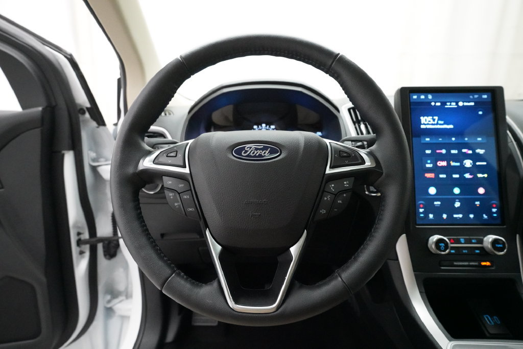 Used 2024 Ford Edge SEL w/ Convenience Package AWD/4WD image 4