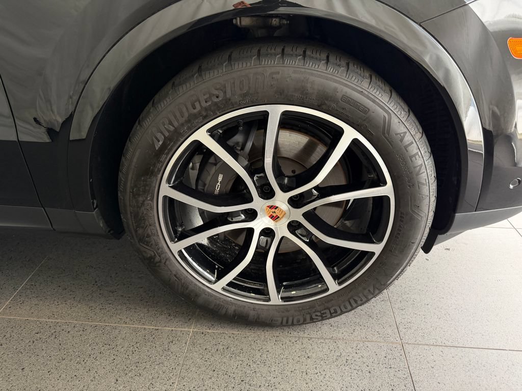 Certified 2026 Porsche Cayenne Coupe AWD/4WD image 13