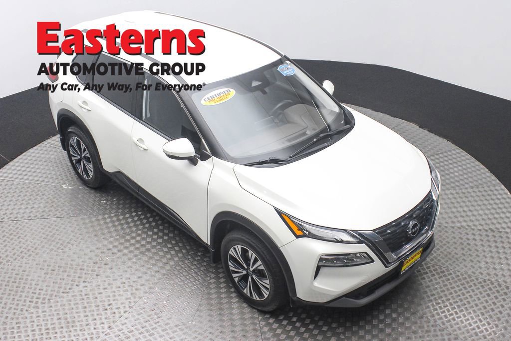 Used 2022 Nissan Rogue SV image 3