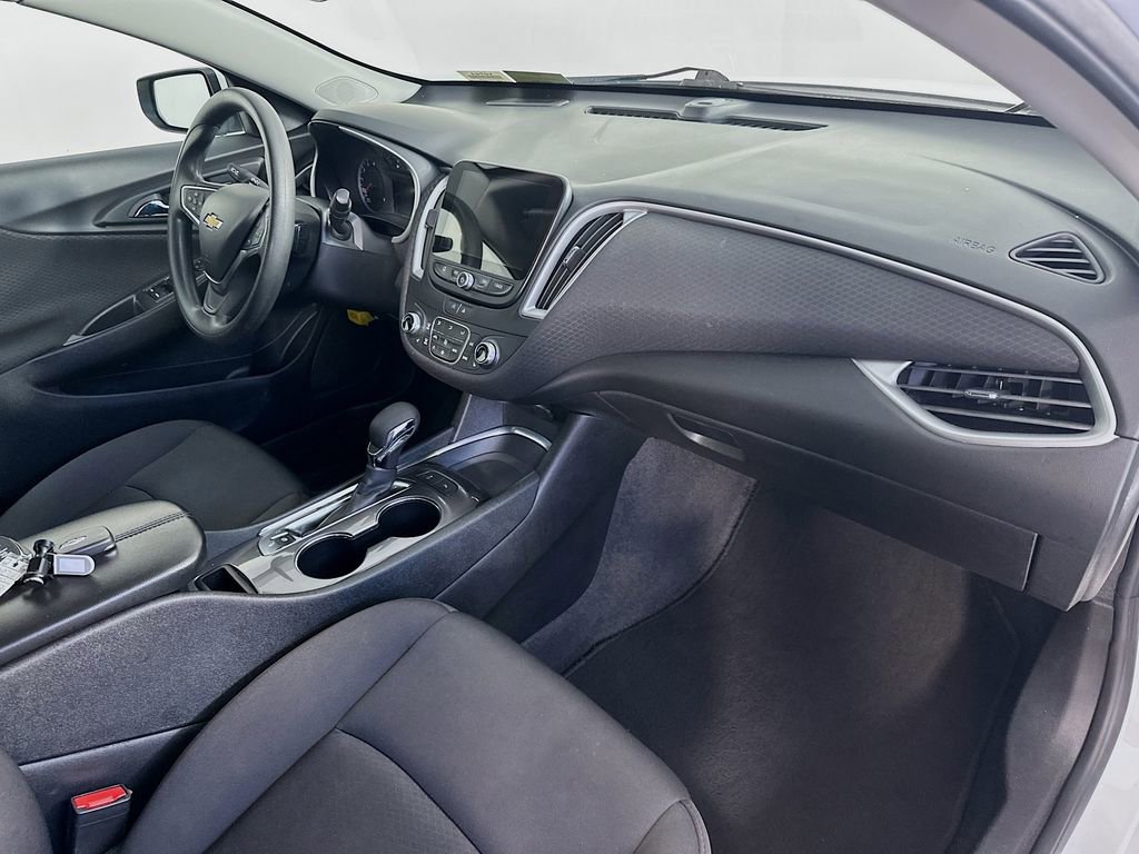 Used 2025 Chevrolet Malibu LT image 30